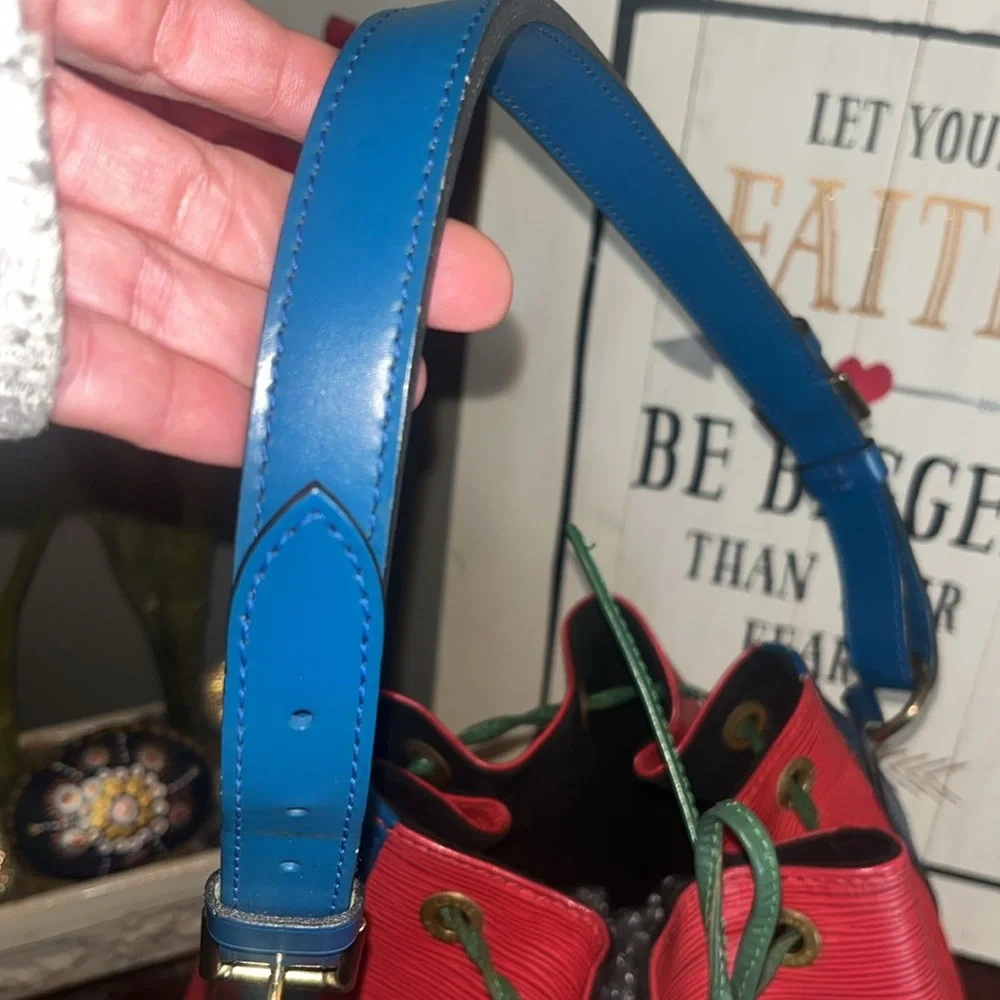 LOUIS VUITTON Epi Tri-Col Color Noe Large Bucket Shoulder Bag Red BlueGreen EUC